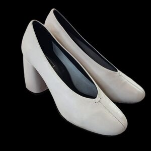 Ethem Off White Leather Chunky Heel Pumps Size 8.5